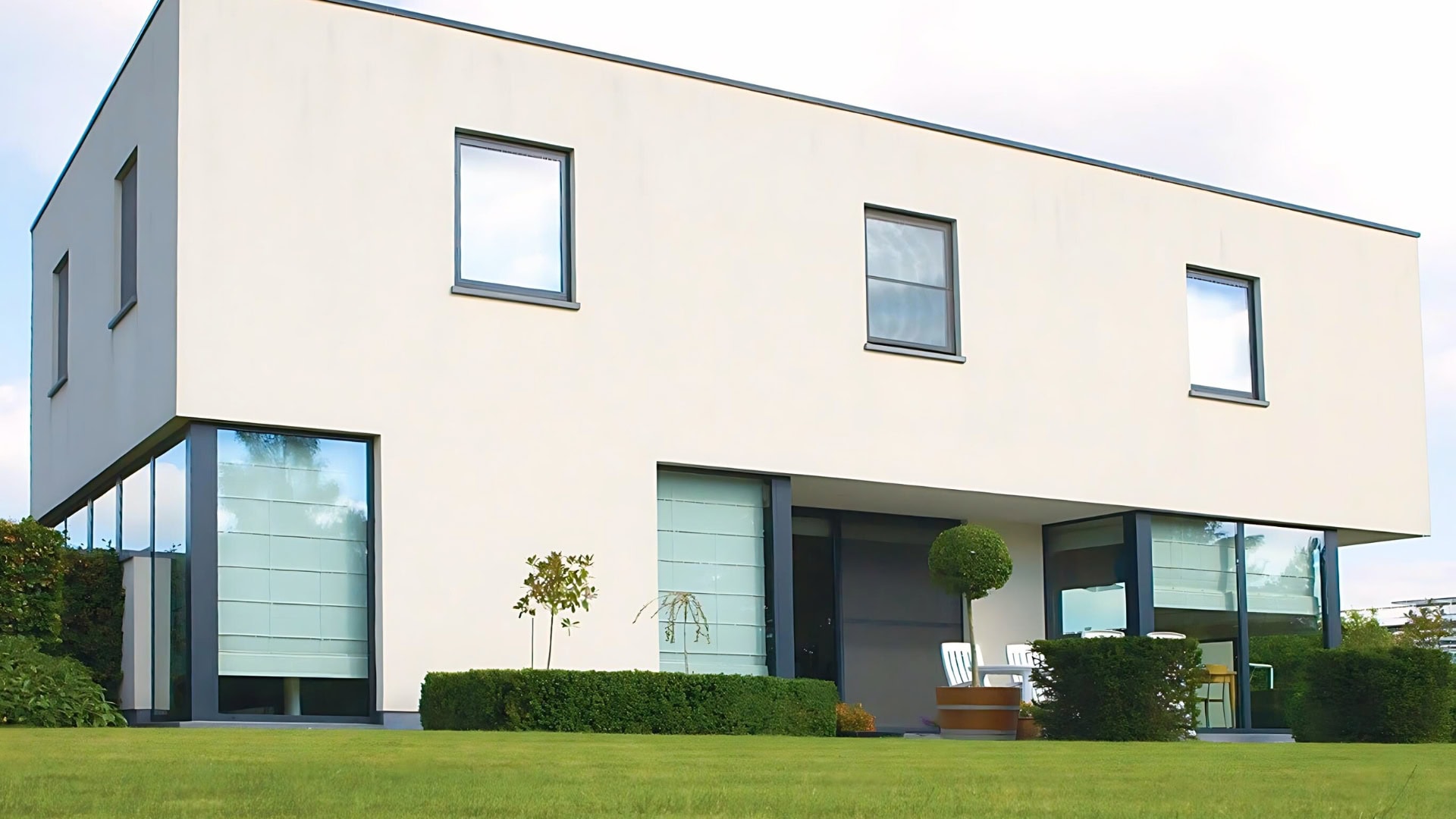 Aliplast 3 PRODUCTS Section 2 ALIPLAST Photo 3 of 3 2