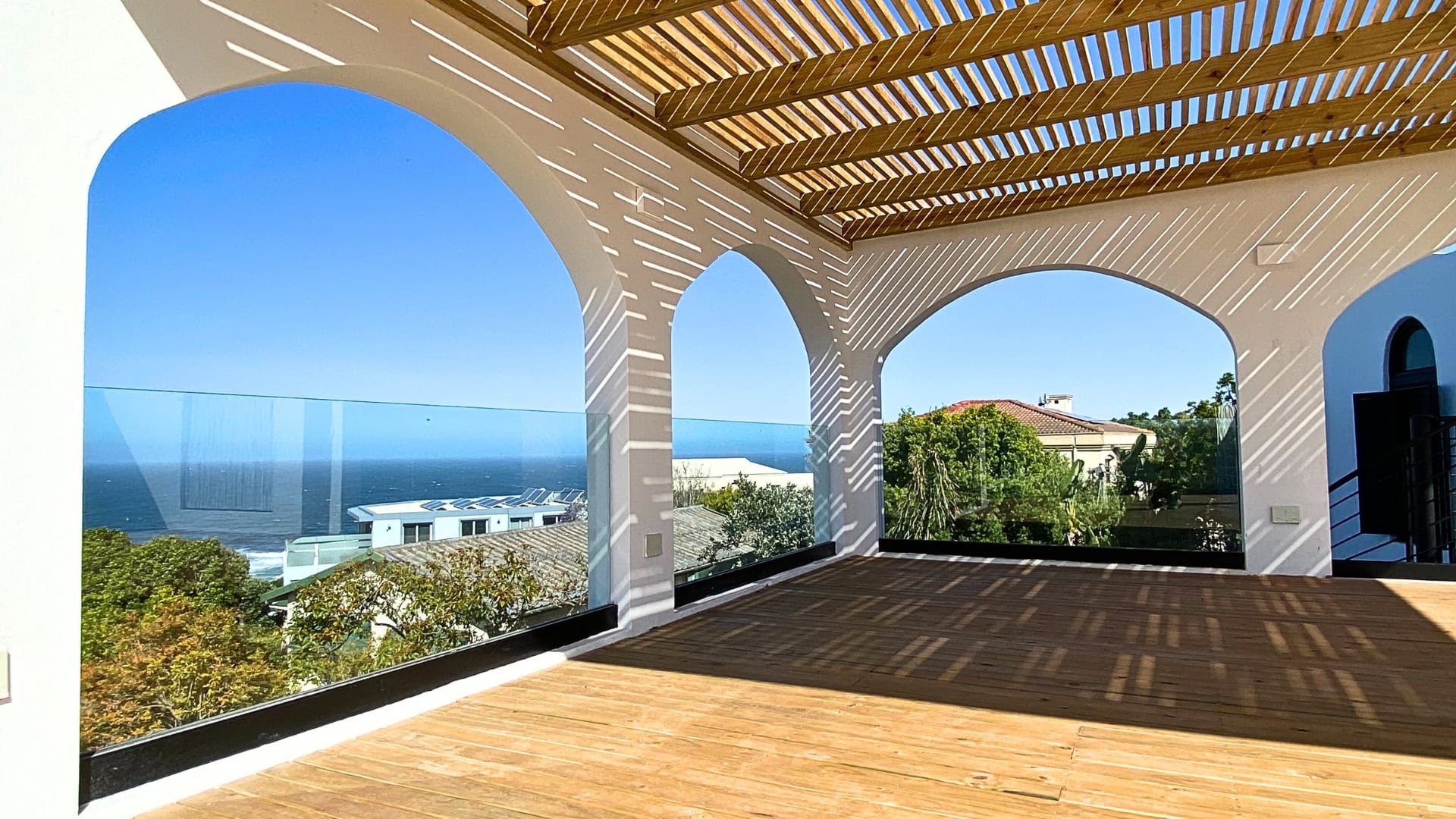 Balustrade 2 PRODUCTS Section 2 BALUSTRADE Photo 2 of 3